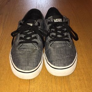 Men’s size 9 Vans